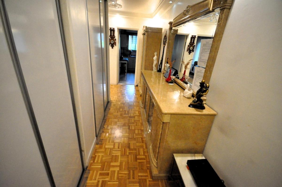 Spacious, Bright With Private Parking Appartamento *