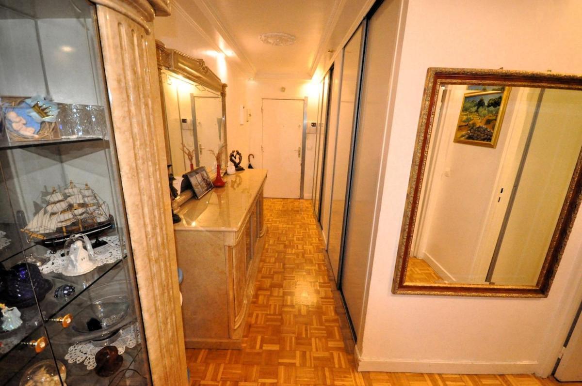 Spacious, Bright With Private Parking Appartamento *